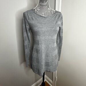 White House Black Market Women’s Tunic Small Striped Gray Textured. Boat Neck.